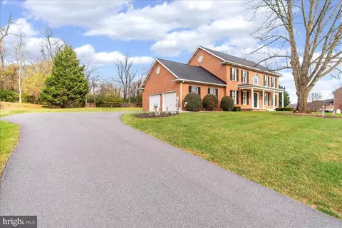 Exterior - 3834 Roundtree Rd, Jefferson, MD 21755 photo 4 of 5