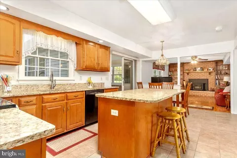 Kitchen - 3834 Roundtree Rd, Jefferson, MD 21755 photo 3 of 4