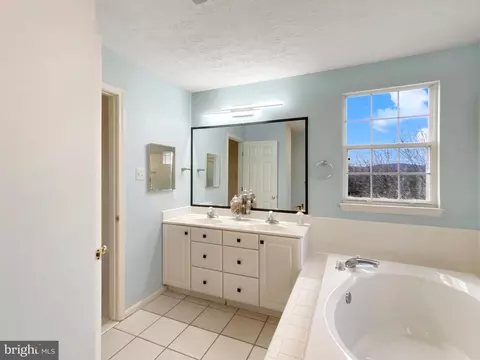 623 Hunting Ridge Dr, Frederick, MD 21703 photo 27