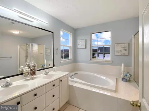 623 Hunting Ridge Dr, Frederick, MD 21703 photo 25