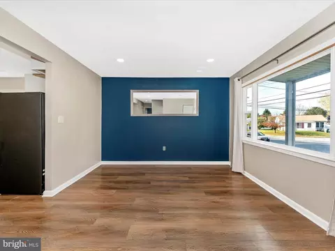 Living - 506 Pearl St, Frederick, MD 21701 photo 6 of 12