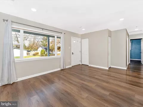 Living - 506 Pearl St, Frederick, MD 21701 photo 4 of 12