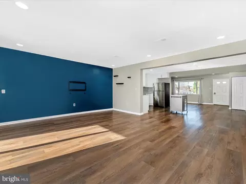 Living - 506 Pearl St, Frederick, MD 21701 photo 10 of 12