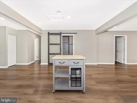 Entry Way - 506 Pearl St, Frederick, MD 21701 photo 2 of 2
