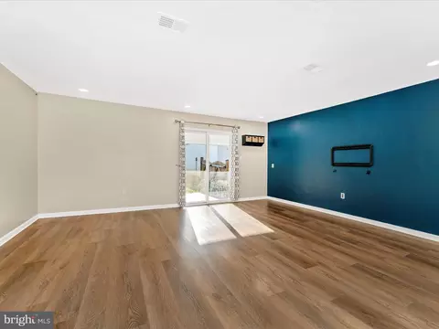 Living - 506 Pearl St, Frederick, MD 21701 photo 9 of 12