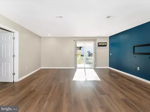 Living - 506 Pearl St, Frederick, MD 21701 photo 8 of 12