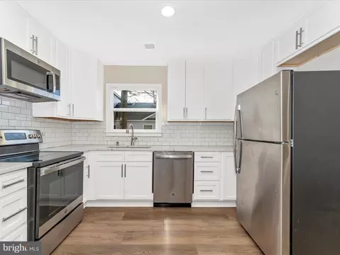 Kitchen - 506 Pearl St, Frederick, MD 21701 photo 3 of 5