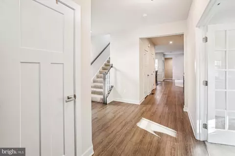 Entry Way - 6709 Mount Phillip Rd, Frederick, MD 21703 photo 2 of 19