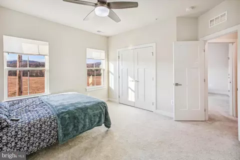 Bedroom - 6709 Mount Phillip Rd, Frederick, MD 21703 photo 8 of 8