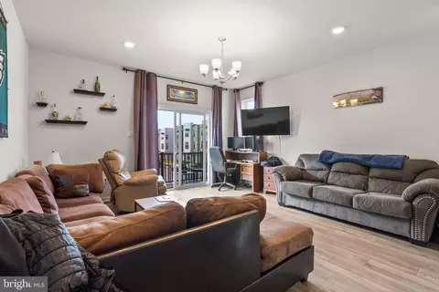 818 Bond St, Frederick, MD 21701 photo 5