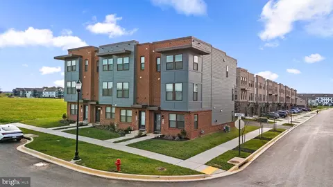 818 Bond St, Frederick, MD 21701 photo 3