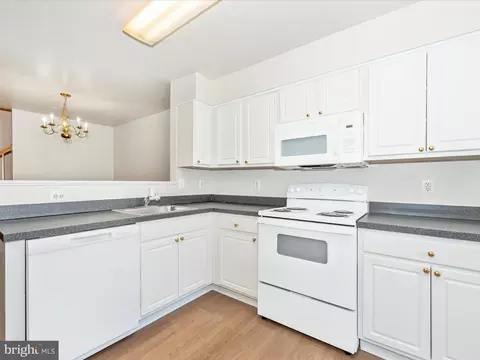 Kitchen - 5018 Croydon Ter, Frederick, MD 21703 photo 5 of 8