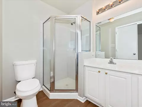 Bath - 5018 Croydon Ter, Frederick, MD 21703 photo 3 of 4