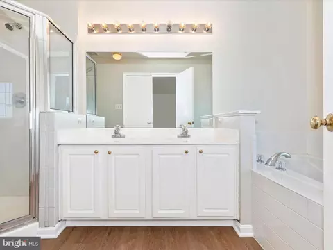 Bath - 5018 Croydon Ter, Frederick, MD 21703 photo 2 of 4