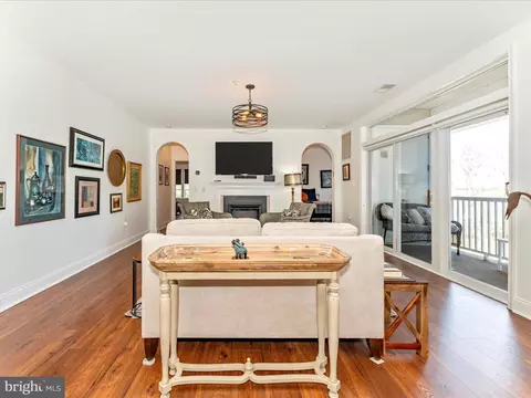 2520 Waterside Dr #304, Frederick, MD 21701 photo 4