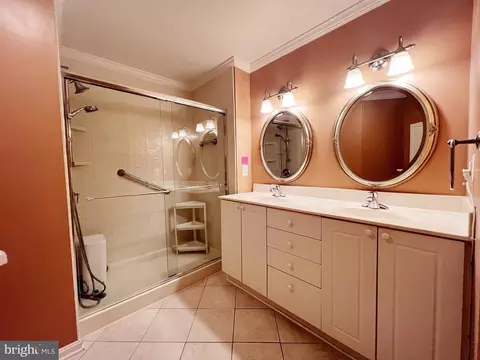Bath - 2501 Coleridge Dr #1D, Frederick, MD 21702 photo 1 of 5
