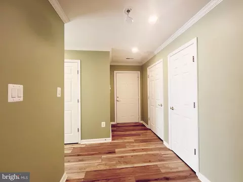 Entry Way - 2501 Coleridge Dr #1D, Frederick, MD 21702 photo 5 of 7