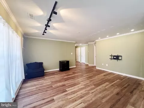 Living - 2501 Coleridge Dr #1D, Frederick, MD 21702 photo 3 of 5