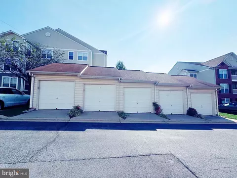 Exterior - 2501 Coleridge Dr #1D, Frederick, MD 21702 photo 4 of 4