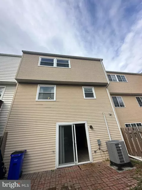 194 Fairfield Dr, Frederick, MD 21702 photo 2