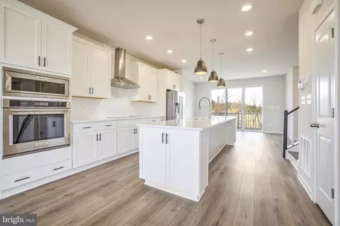 2016 Alice Ct, Frederick, MD 21702 photo 2