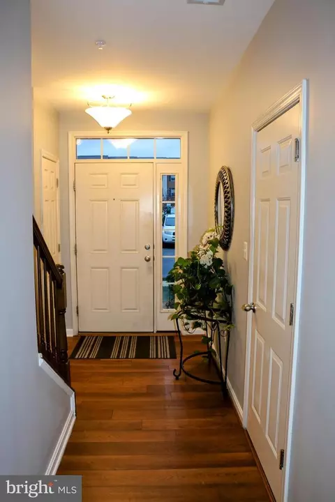 643 Cawley Dr, Frederick, MD 21703 photo 2