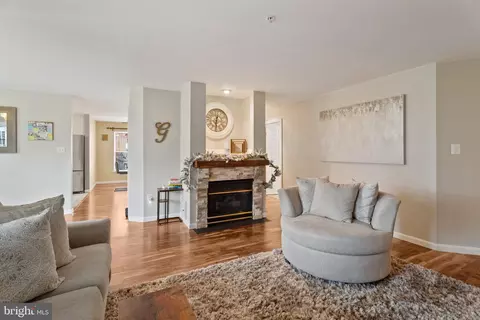 Living - 2100 Wayside Dr #1C, Frederick, MD 21702 photo 2 of 3
