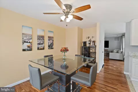 Dining - 2100 Wayside Dr #1C, Frederick, MD 21702 photo 2 of 2