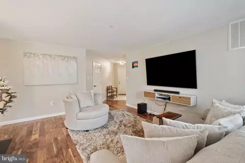 Living - 2100 Wayside Dr #1C, Frederick, MD 21702 photo 1 of 3