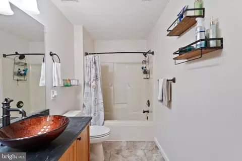 Bath - 2100 Wayside Dr #1C, Frederick, MD 21702 photo 2 of 3