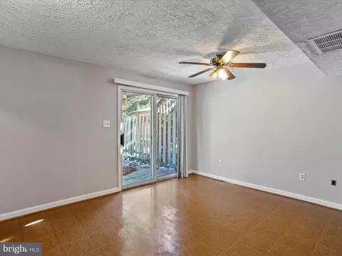 1512 Beverly Ct, Frederick, MD 21701 photo 3