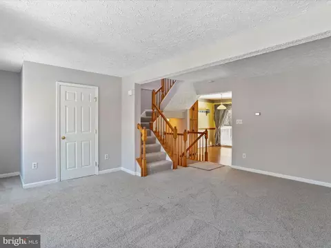 1512 Beverly Ct, Frederick, MD 21701 photo 8