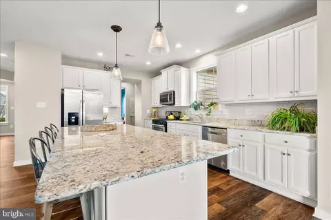 1010 Saxton Dr, Frederick, MD 21702 photo 6