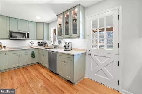 Kitchen - 8003 Clearfield Rd, Frederick, MD 21702 photo 3 of 4