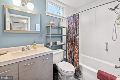 Bath - 8003 Clearfield Rd, Frederick, MD 21702 photo 3 of 3