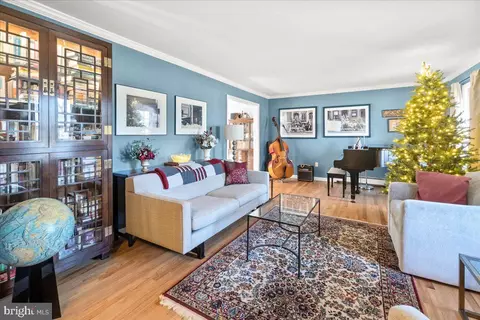 Living - 8003 Clearfield Rd, Frederick, MD 21702 photo 2 of 4