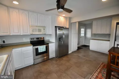 Entry Way - 910 Pontiac Ave, Frederick, MD 21701 photo 1 of 2
