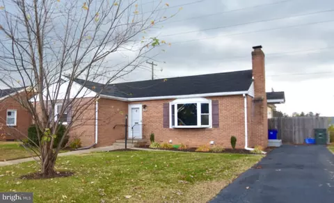 910 Pontiac Ave, Frederick, MD 21701
