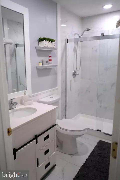 Bath - 6918 Taran Ct, Frederick, MD 21703 photo 3 of 4