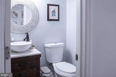 Entry Way - 6918 Taran Ct, Frederick, MD 21703 photo 14 of 18