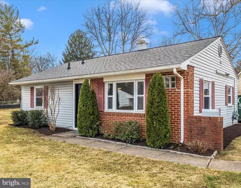 614 Mary St, Frederick, MD 21701 photo 3