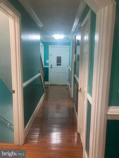 Entry Way - 27 Mountaingate Dr, Frederick, MD 21703 photo 5 of 5