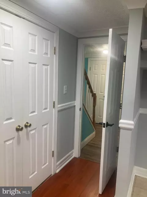Entry Way - 27 Mountaingate Dr, Frederick, MD 21703 photo 2 of 5