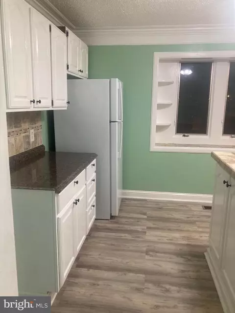 Kitchen - 27 Mountaingate Dr, Frederick, MD 21703 photo 1 of 2