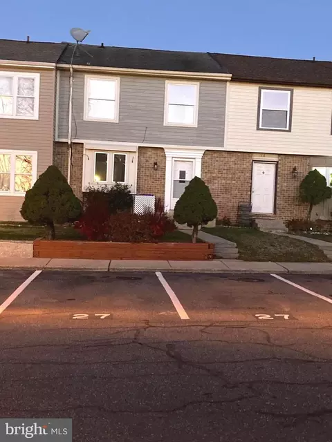 27 Mountaingate Dr, Frederick, MD 21703