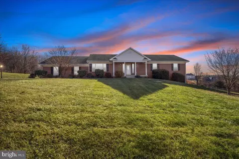 9803 Pond Run Ct, Myersville, MD 21773