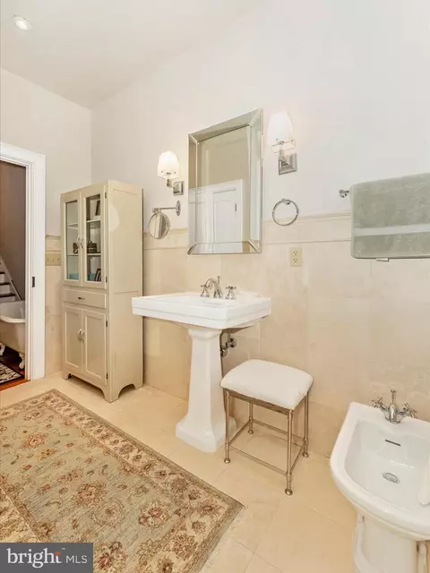 Bath - 222 Patrick St E, Frederick, MD 21701 photo 5 of 7