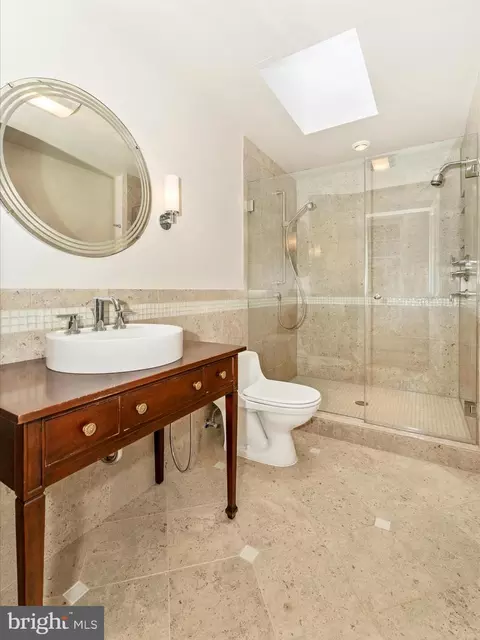 Bath - 222 Patrick St E, Frederick, MD 21701 photo 7 of 7