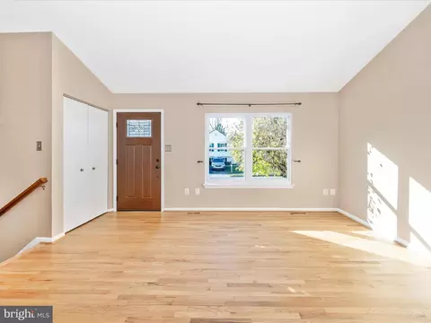 208 Thames Dr, Frederick, MD 21702 photo 5
