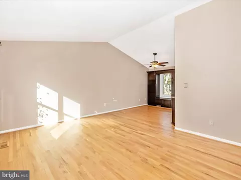 208 Thames Dr, Frederick, MD 21702 photo 8